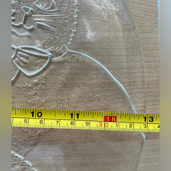 Vintage Heavy Glass Cat Platter, Embossed Glass Cats with Bows and Bells - Picture 4 of 8